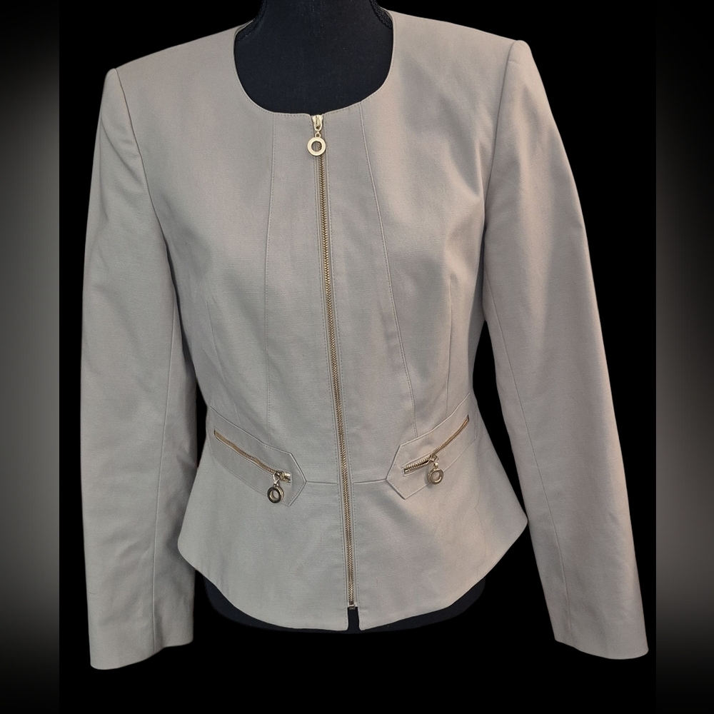 CALVIN KLEIN Minimalist Beige Blazer with Gold Zipper pockets size 8